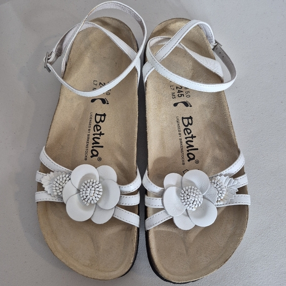 Betula by Birkenstock White Floral Applique Ankle Strap Sandal - Size 7 - 7.5 - Picture 8 of 15